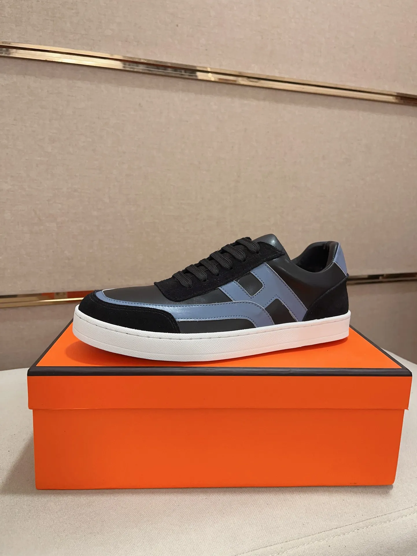 Men's clothing and shoes💰: 420💰《HERMES》【Classic Original Version】Hermès; Top 🔝 Purchasing Agency 🔍🔍Men's latest 🇺🇸 counter sales simultaneously, original ▲▲cowhide imported from Italy ▲▲Exquisite workmanship (Italian 🇮🇹Imported water-dyed 🐂cowhide lining) sole: original sole provided by the original factory, ⚠️exclusive double-layer activity·TPR·rubber·combined molded outsole; Code number: 38-44 (45/46 can be customized, non-refundable)